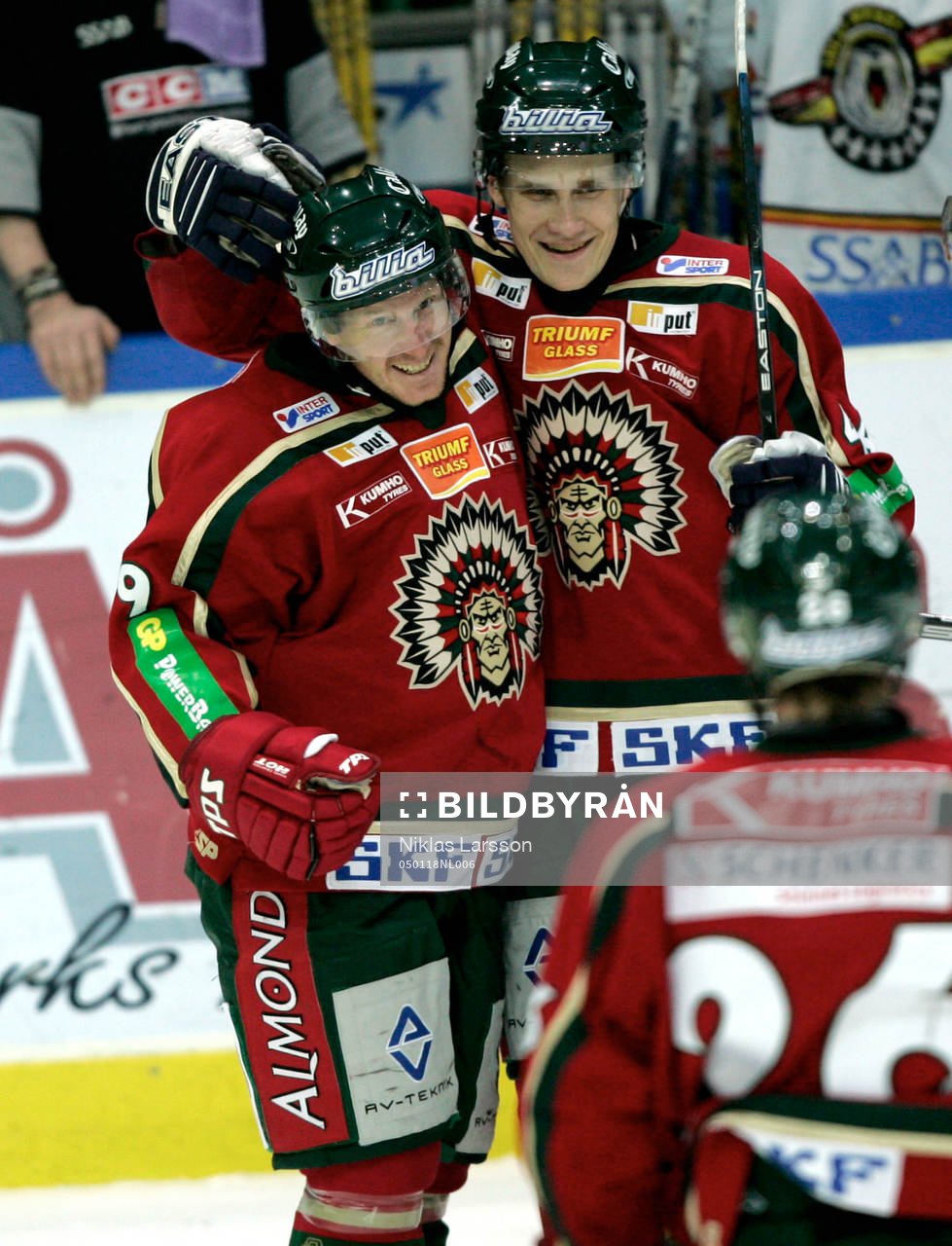 Daniel Alfredsson, Frölunda grattas av Sami Salo