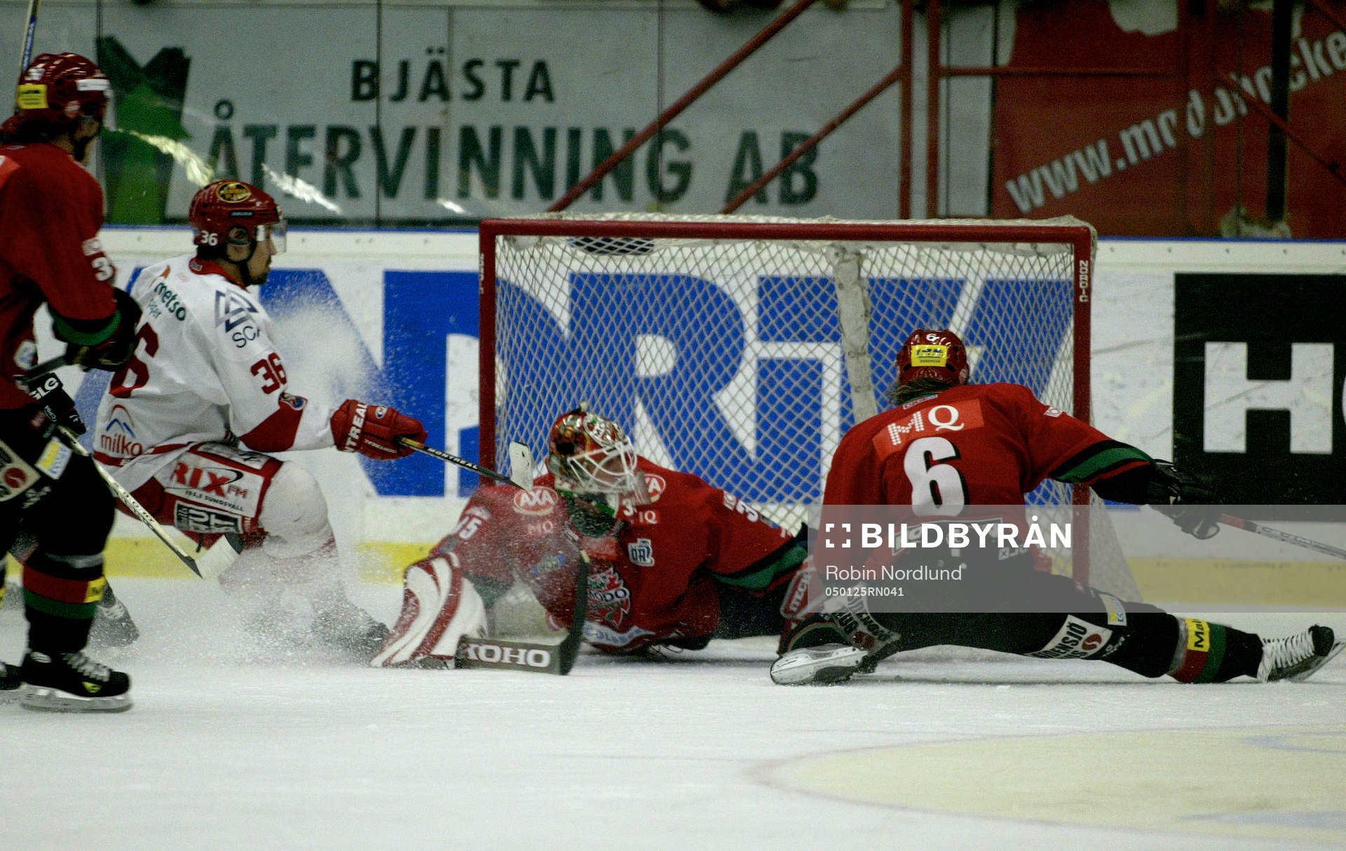 Kristian Gahn gör 2-2 för Timrå