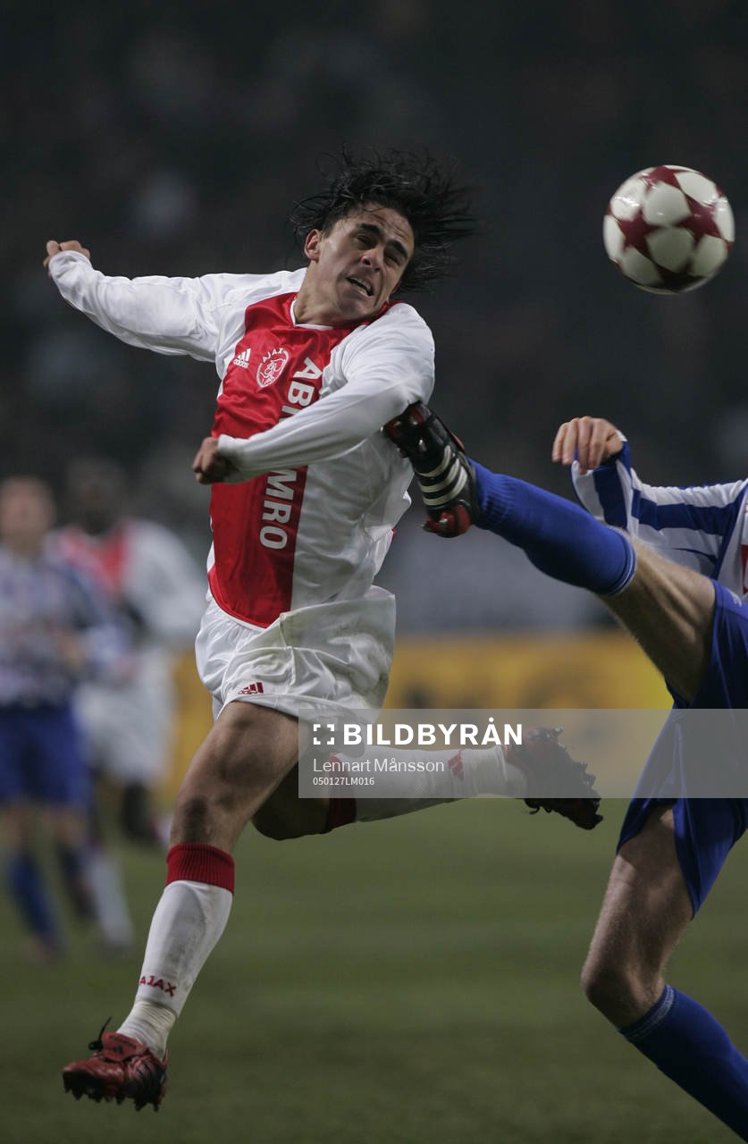 Underbare dribblern Mauro Rosales får en spark