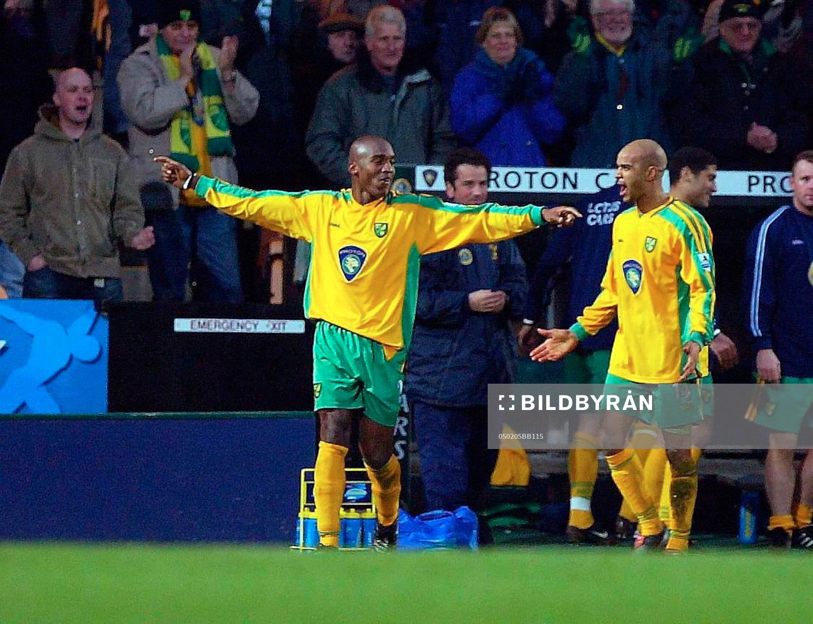  Damien Francis och Leon McKenzie, Norwich (Jubel)
