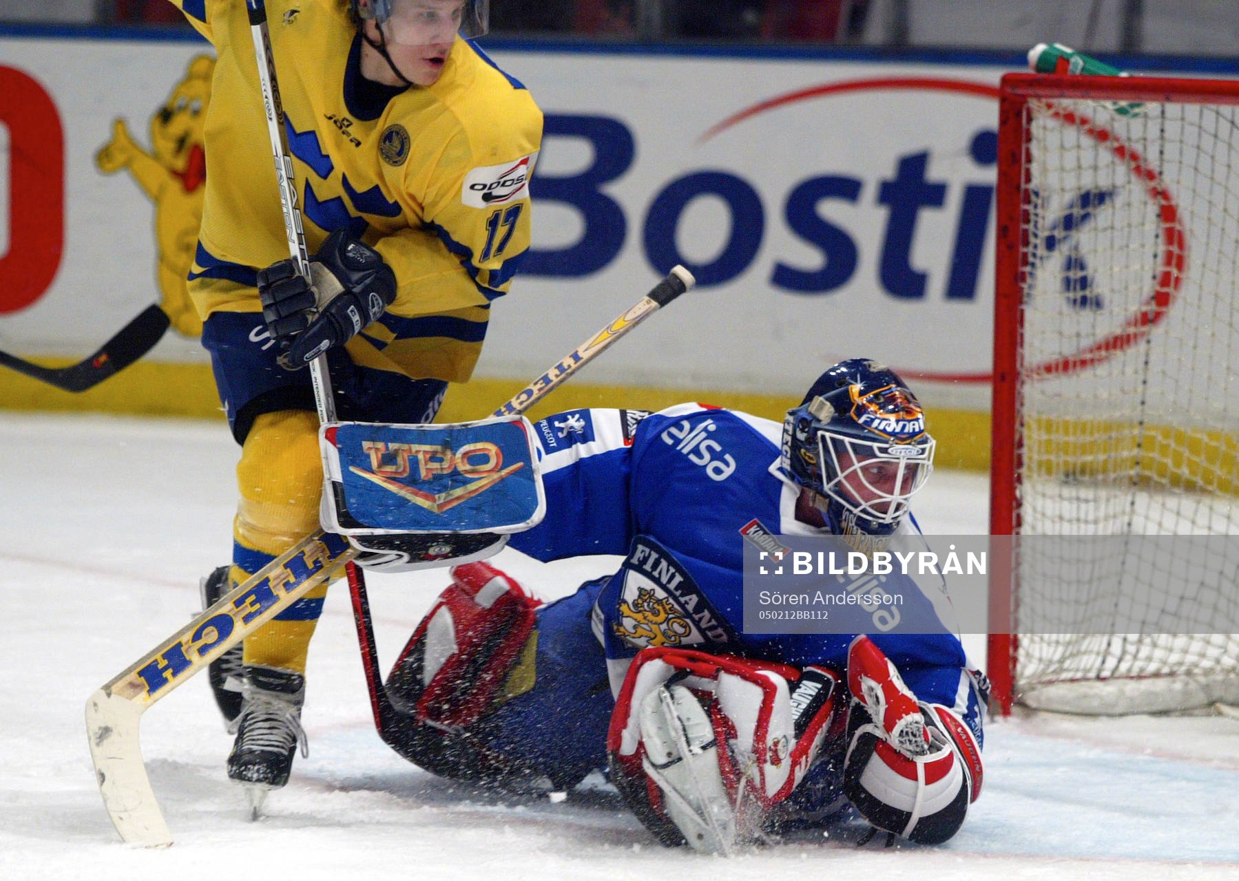 Jonathan Hedström och Pasi Nurminen, målvakt, Finland,
