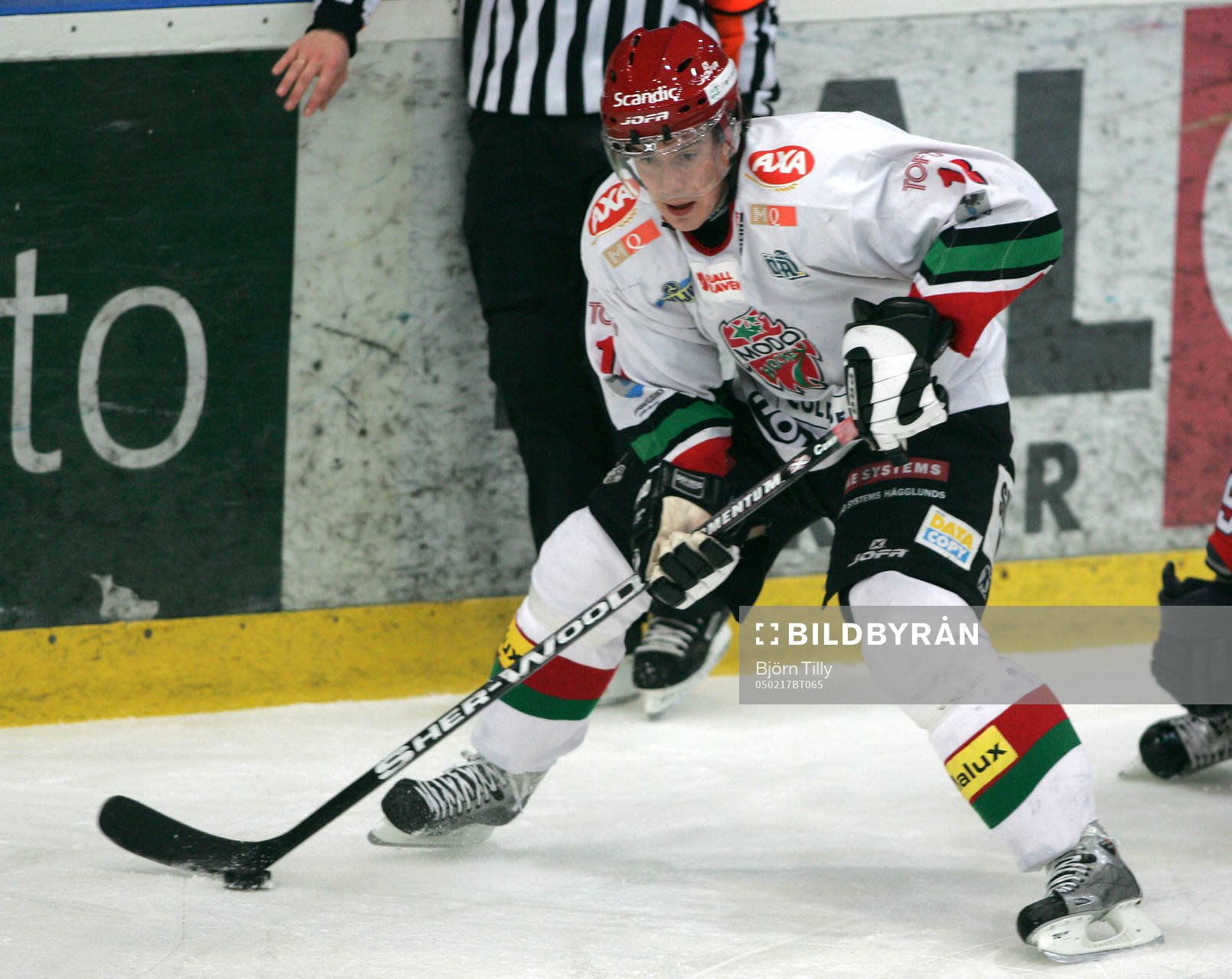 Mattias Weinhandl, Modo