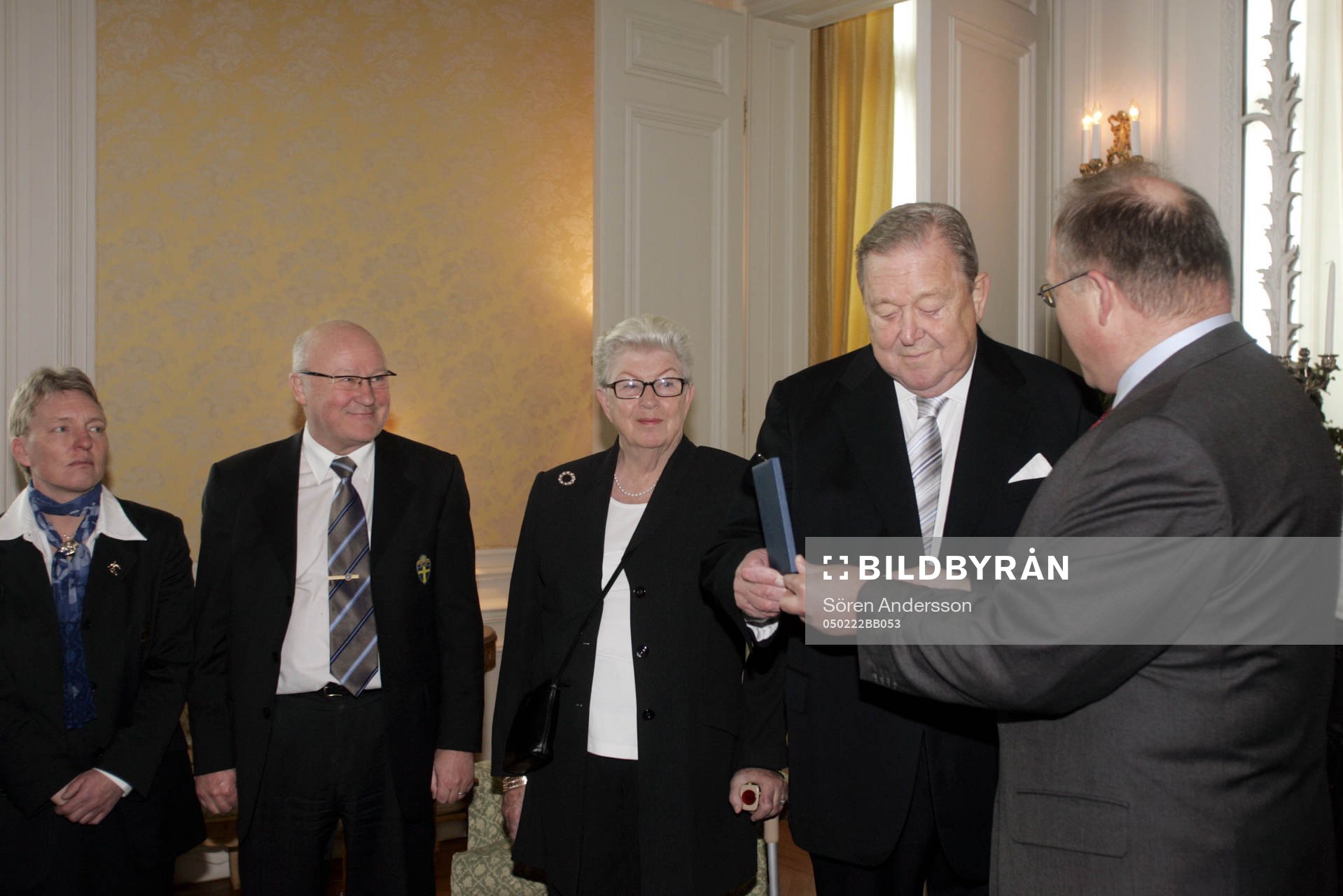 Lennart Johansson, president, UEFA tar emot Illis quorum i