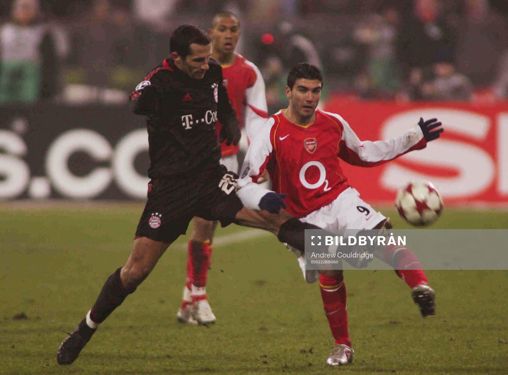  Arsenal's José Antonio Reyes mot Münchens Hasan Salihamidzic