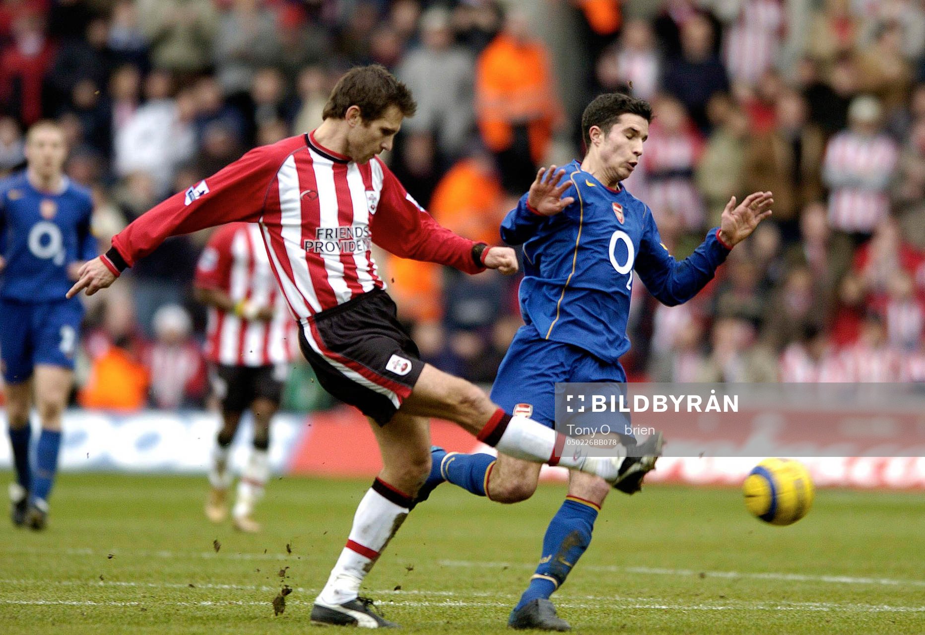 Southampton's Andreas Jakobsson och Arsenal's Robin Van