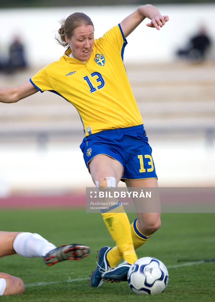 Sverige - Tyskland: Sara Johansson, lägger in 1-1 målet