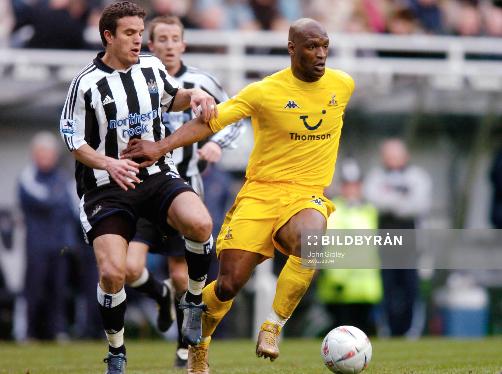 Laurent Robert, Newcastle och Tottenhams Noe Pamarot i