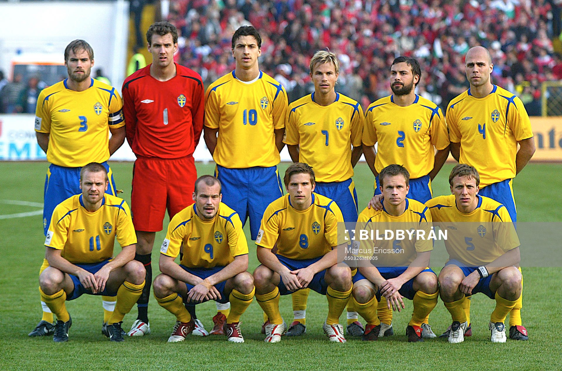 Bak fr.v. Olof Mellberg, Andreas Isaksson, Zlatan