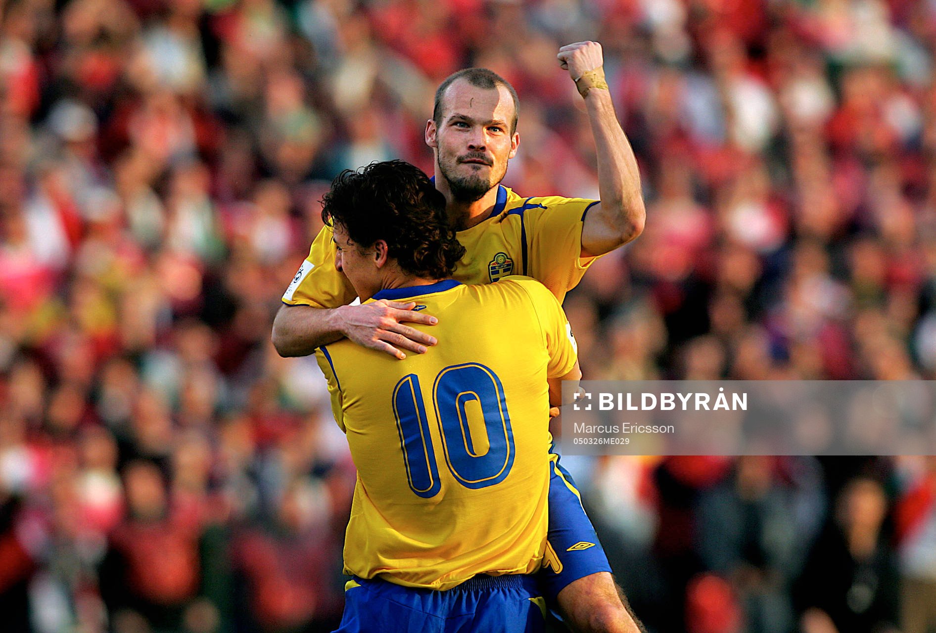 Fredrik Ljungberg och Zlatan Ibrahimovic, jublar