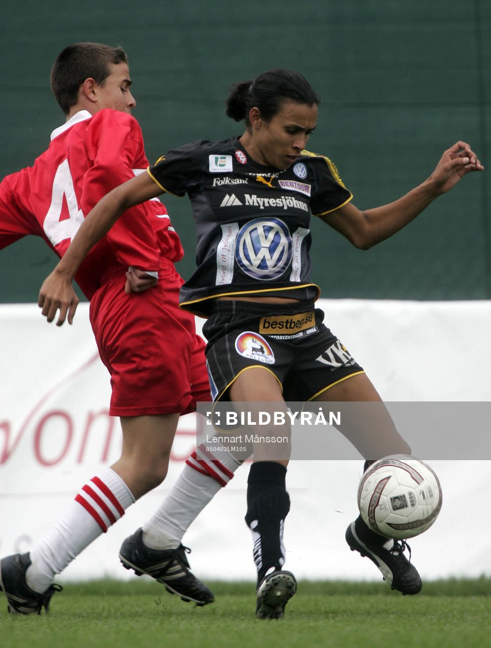 Marta håller undan för