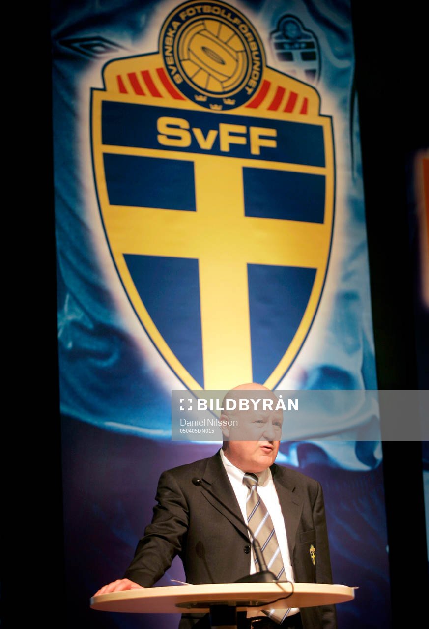 Fotboll,  Avspark 2005, upptakt