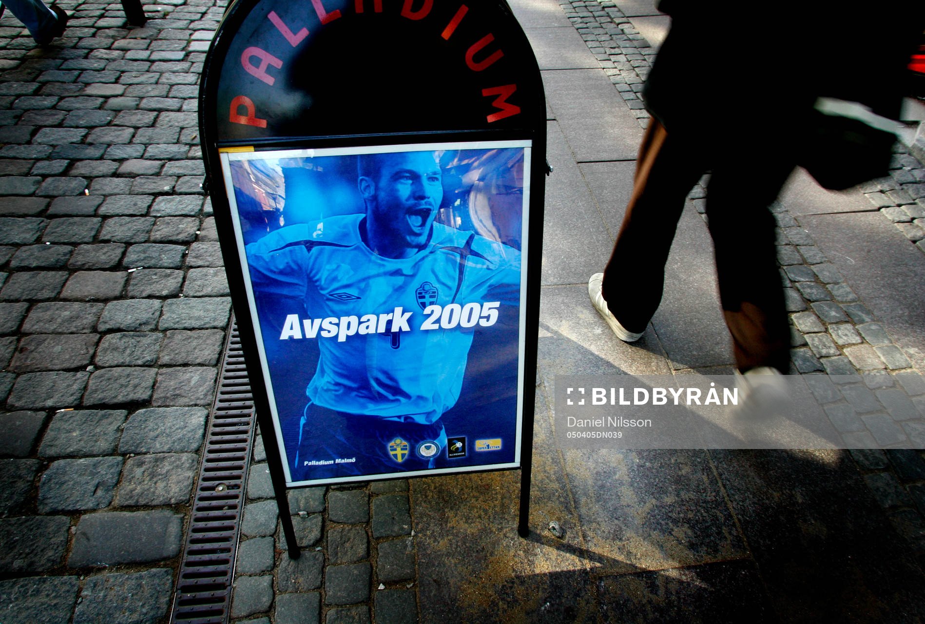 Reklam affischer med Fredrik Ljungberg i entren till