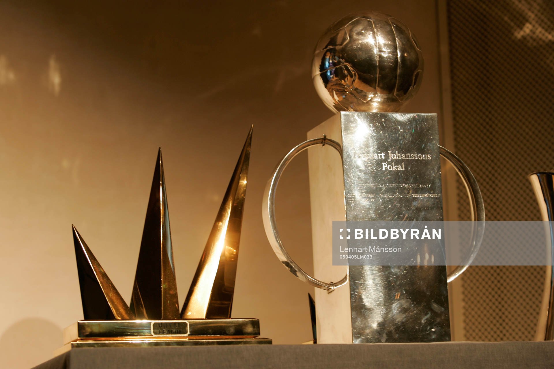 Royal League - bucklan och Lennart Johanssons pokal
