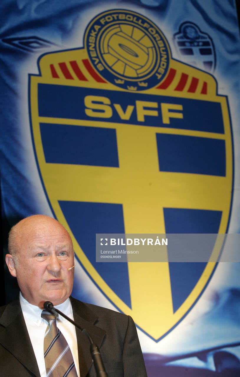 Fotboll,  Avspark 2005, upptakt