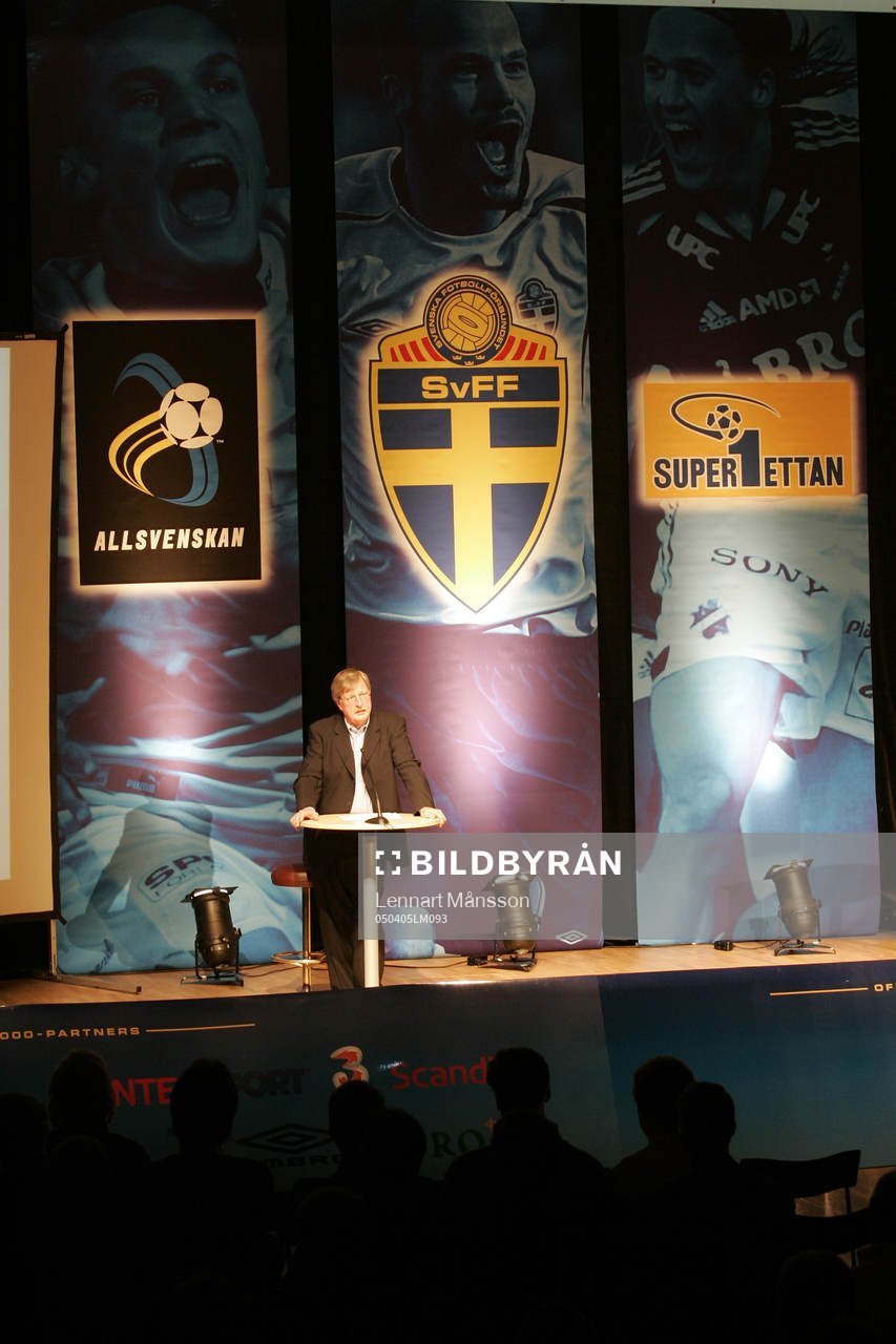 Fotboll,  Avspark 2005, upptakt