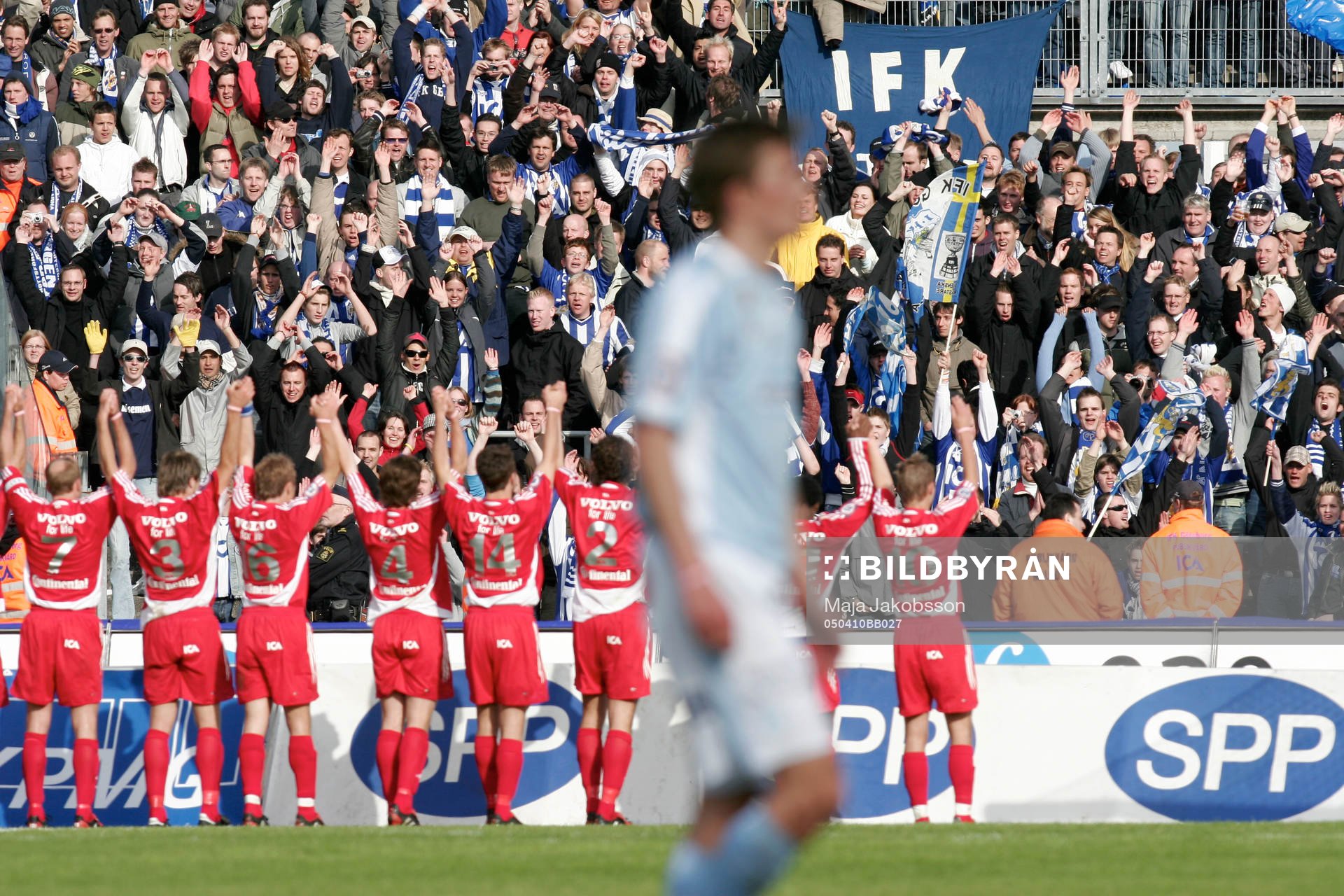 Glada suportrar hyllar Göteborg