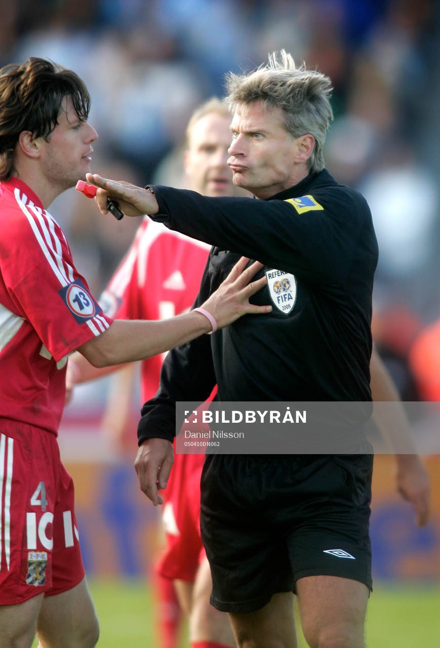 Peter Fröjdefeldt, domare, säger till Sebastian