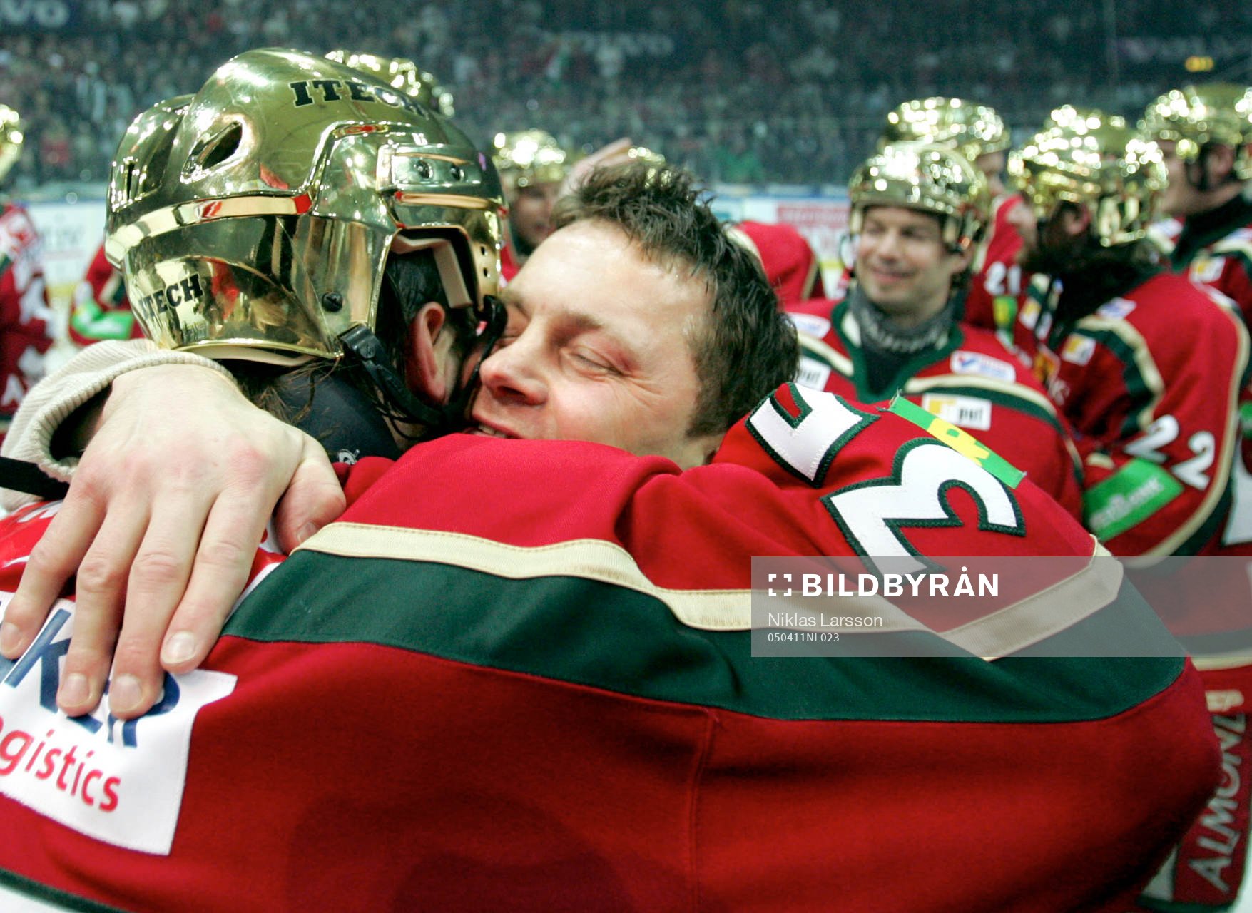 SM-GULD!! Henrik Lundqvist och Stephan Lundh kramas