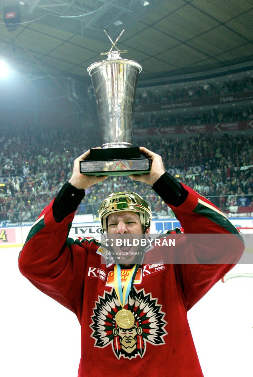 SM-GULD till Joel Lundqvist, med bucklan
