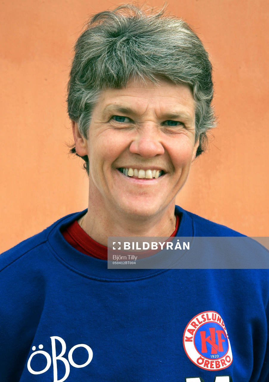 Pia Sundhage, tränare, Örebro