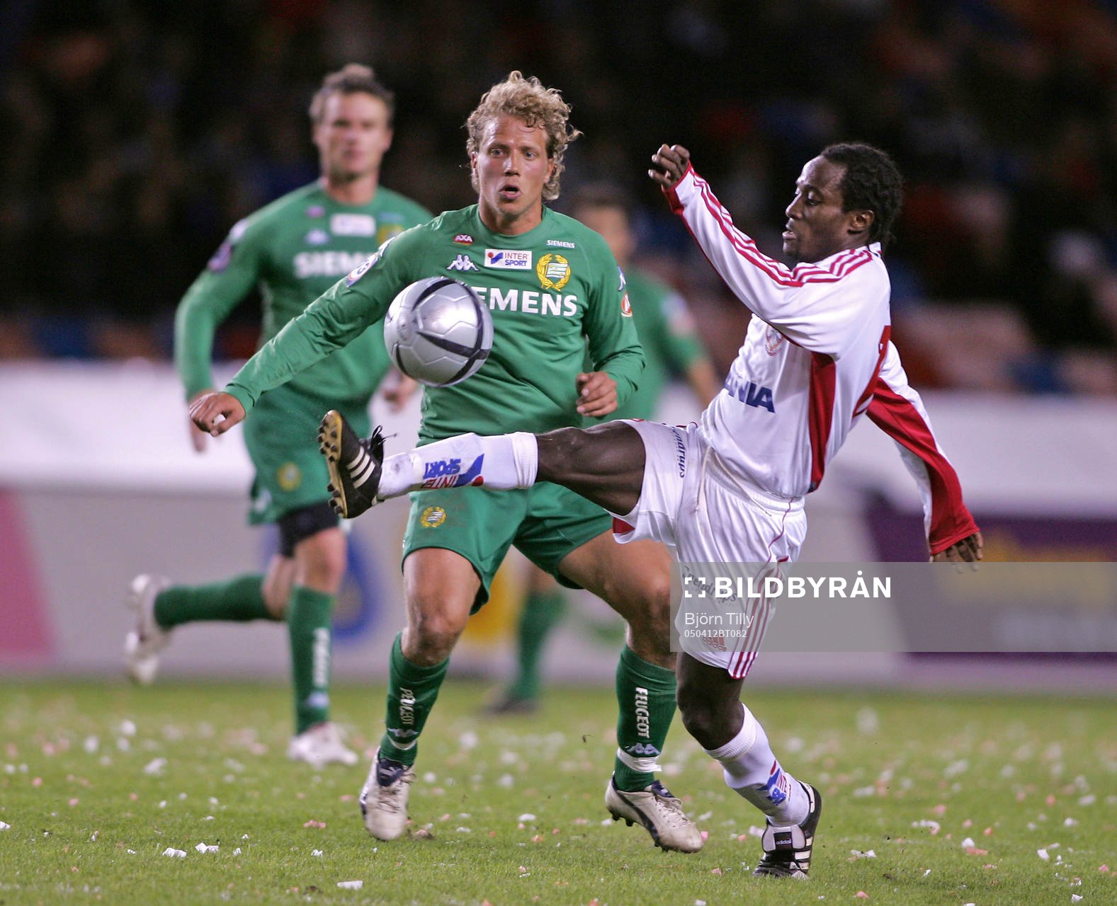  Ibrahim Atiku, Assyriska och Erik Johansson, Hammarby. 