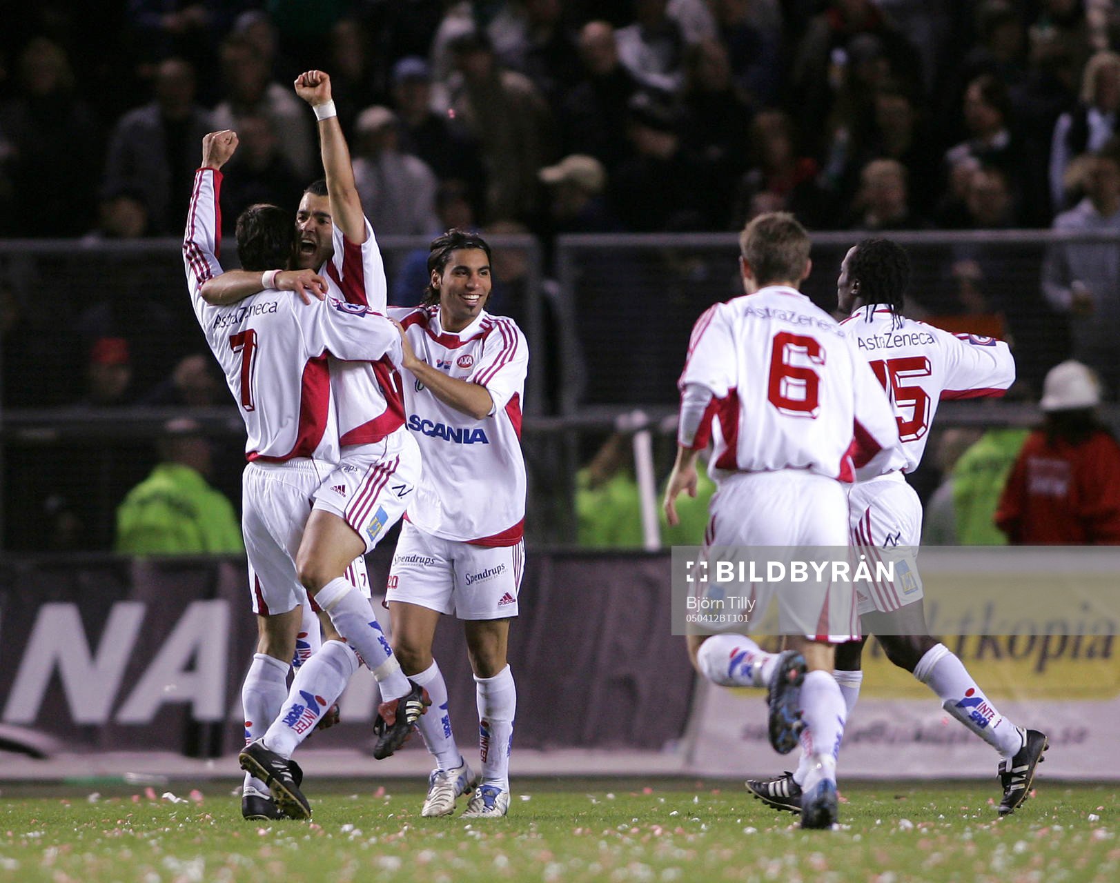  Dani Hamzo, Ivan Isakovic och Stefan Batan, Assyriska, jubel.