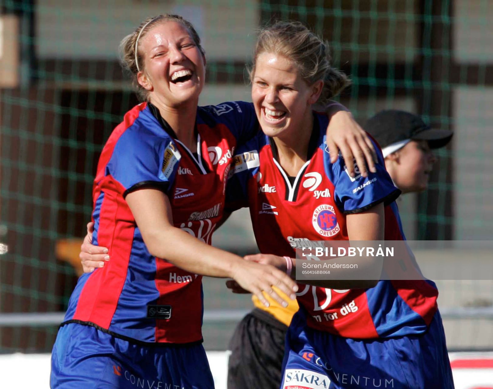  Louise Östman och Emma Herbring, Örebro, jubel.
