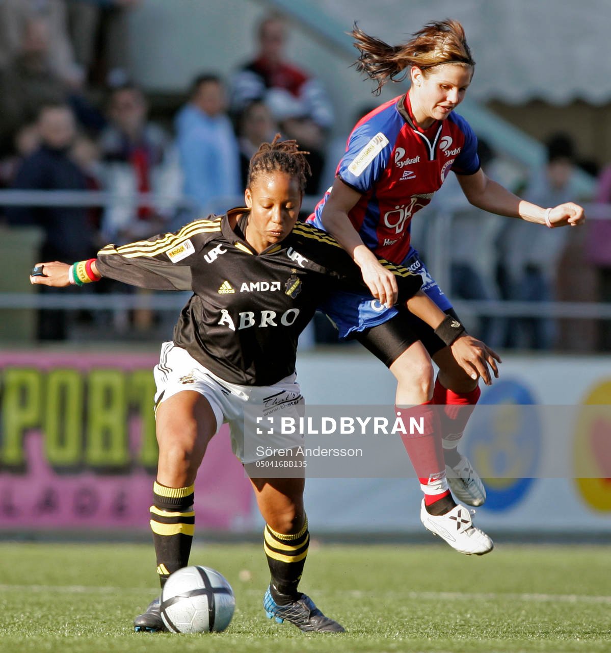 Yolanda Odenyo, AIK och Emilia Erixon, KIF Örebro