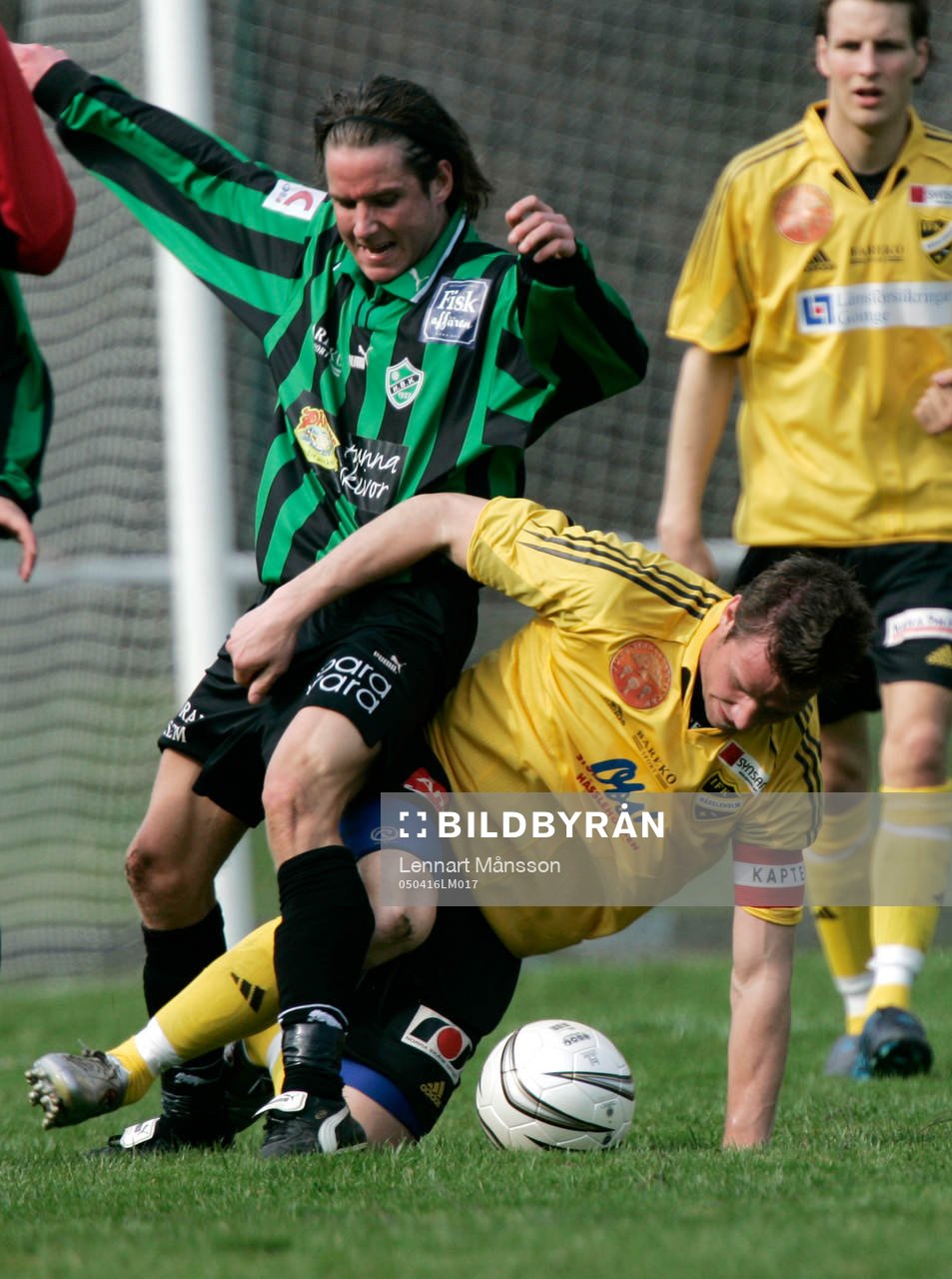 Alexander Söderberg på knä, men vinner bollen