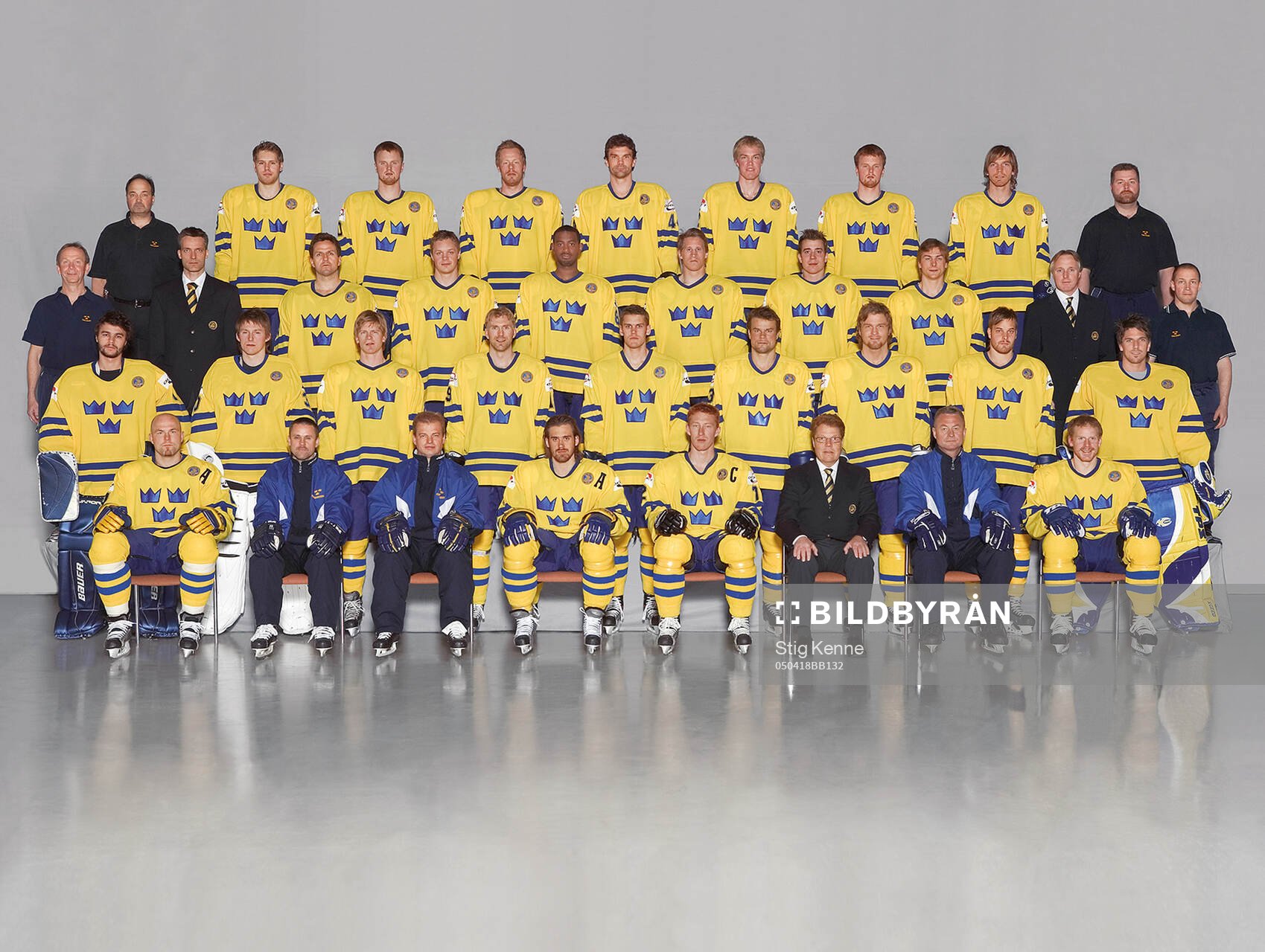 Players and team staff of Sweden pose for a team photo