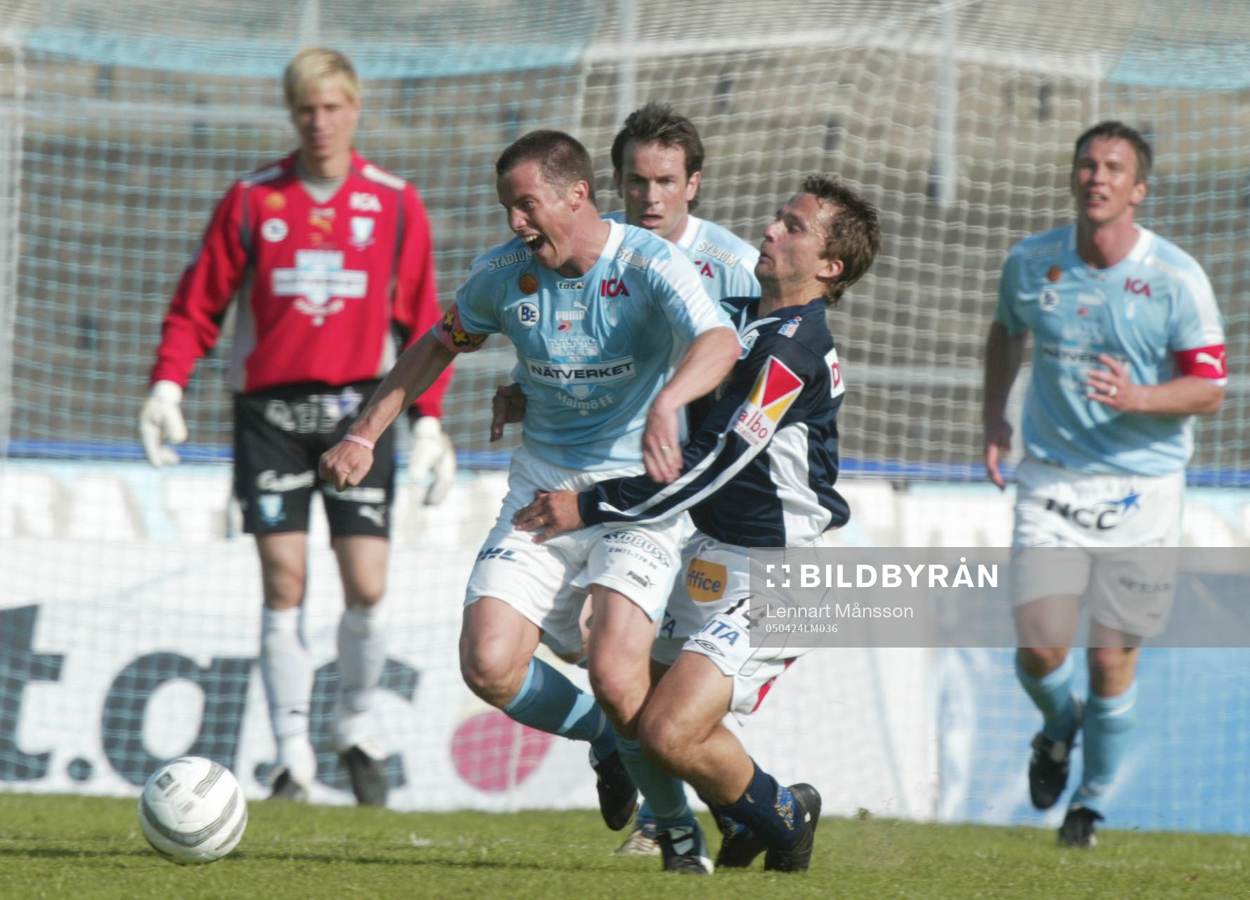 Mathias Woxlin mot bröderna Andersson, Daniel t.v. och