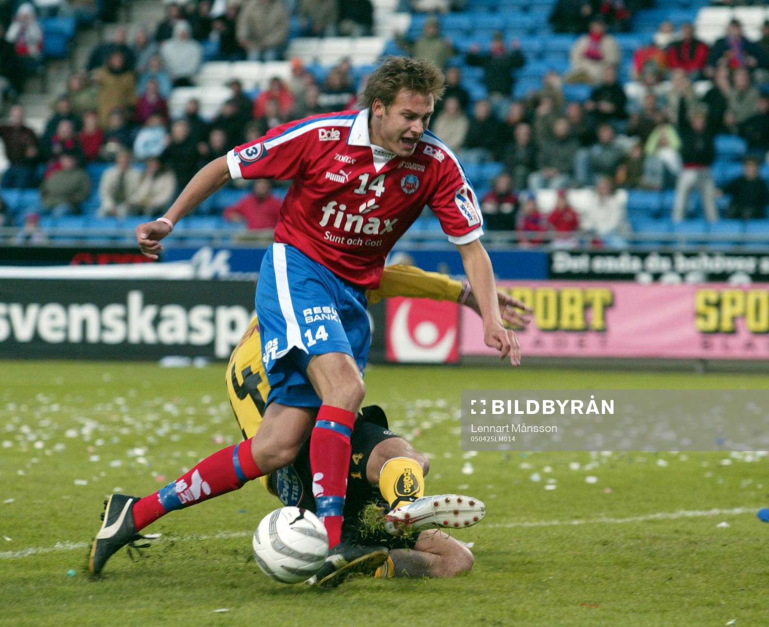 2-0 Andreas Granqvist tar sig igenom Elfsborgs-försvaret,
