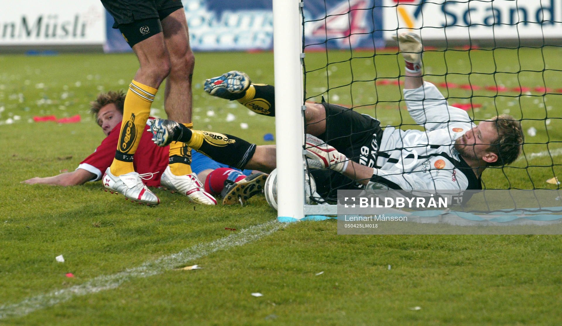 2-0 Andreas Granqvist tar sig igenom Elfsborgs-försvaret,