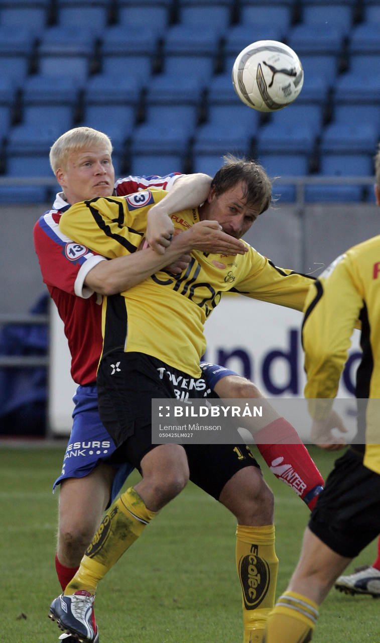Davide Ljung tar Hasse Berggren