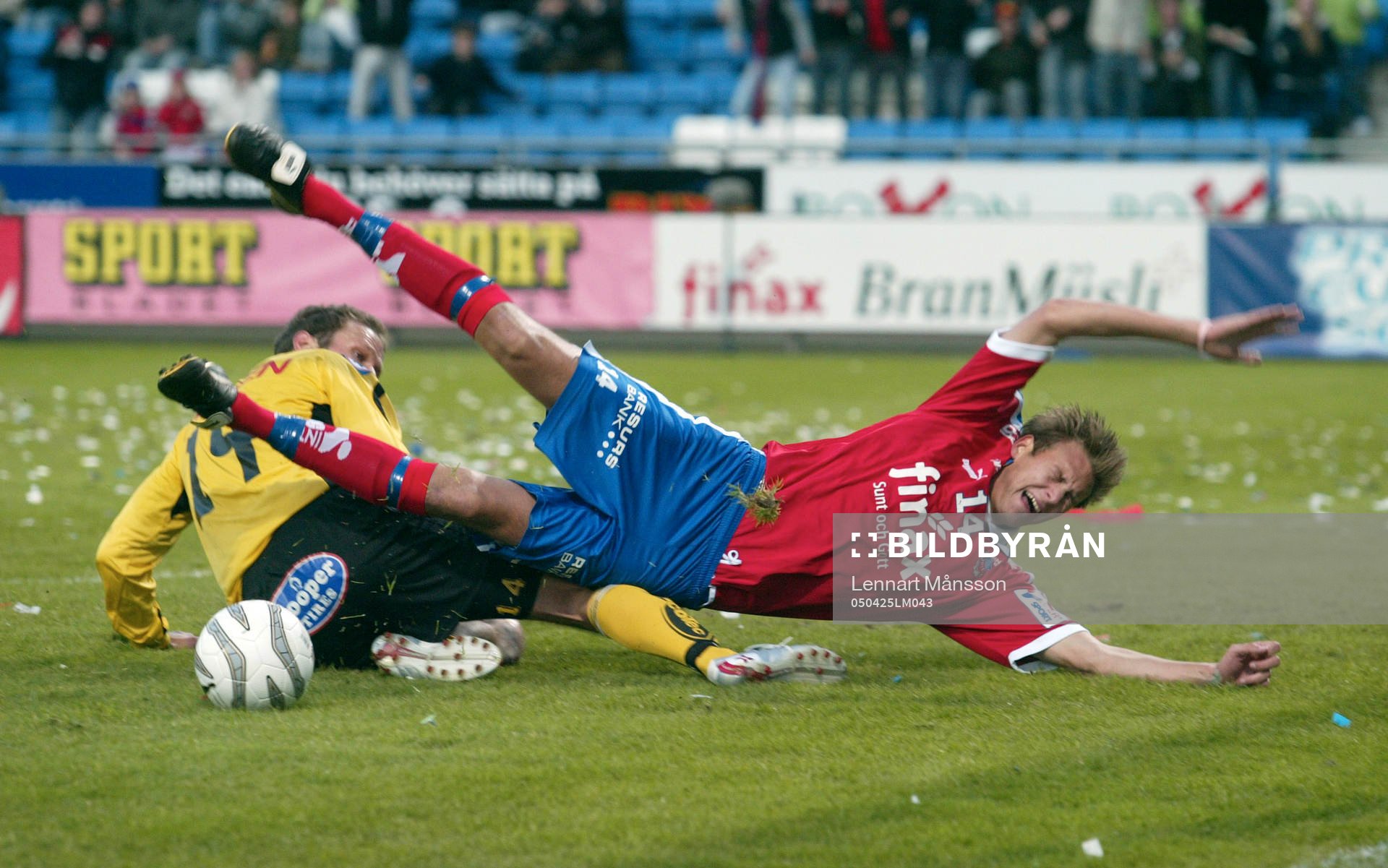 2-0 Andreas Granqvist tar sig igenom Elfsborgs-försvaret,