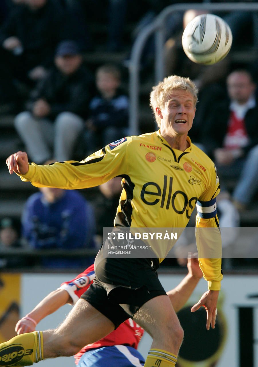 Johan Sjöberg nickar. Nick