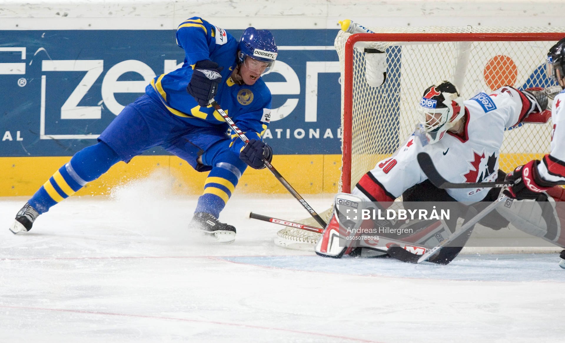 Kenny Jönsson mot Martin Brodeur, målvakt