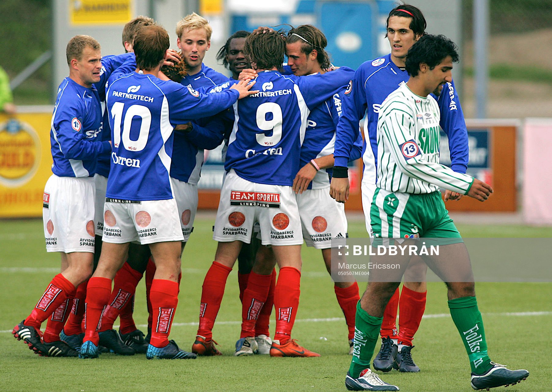 Fotboll, Superettan, Västra Frölunda - Åtvidaberg: Jubel i Åtvidaberg efter 1-2 målet