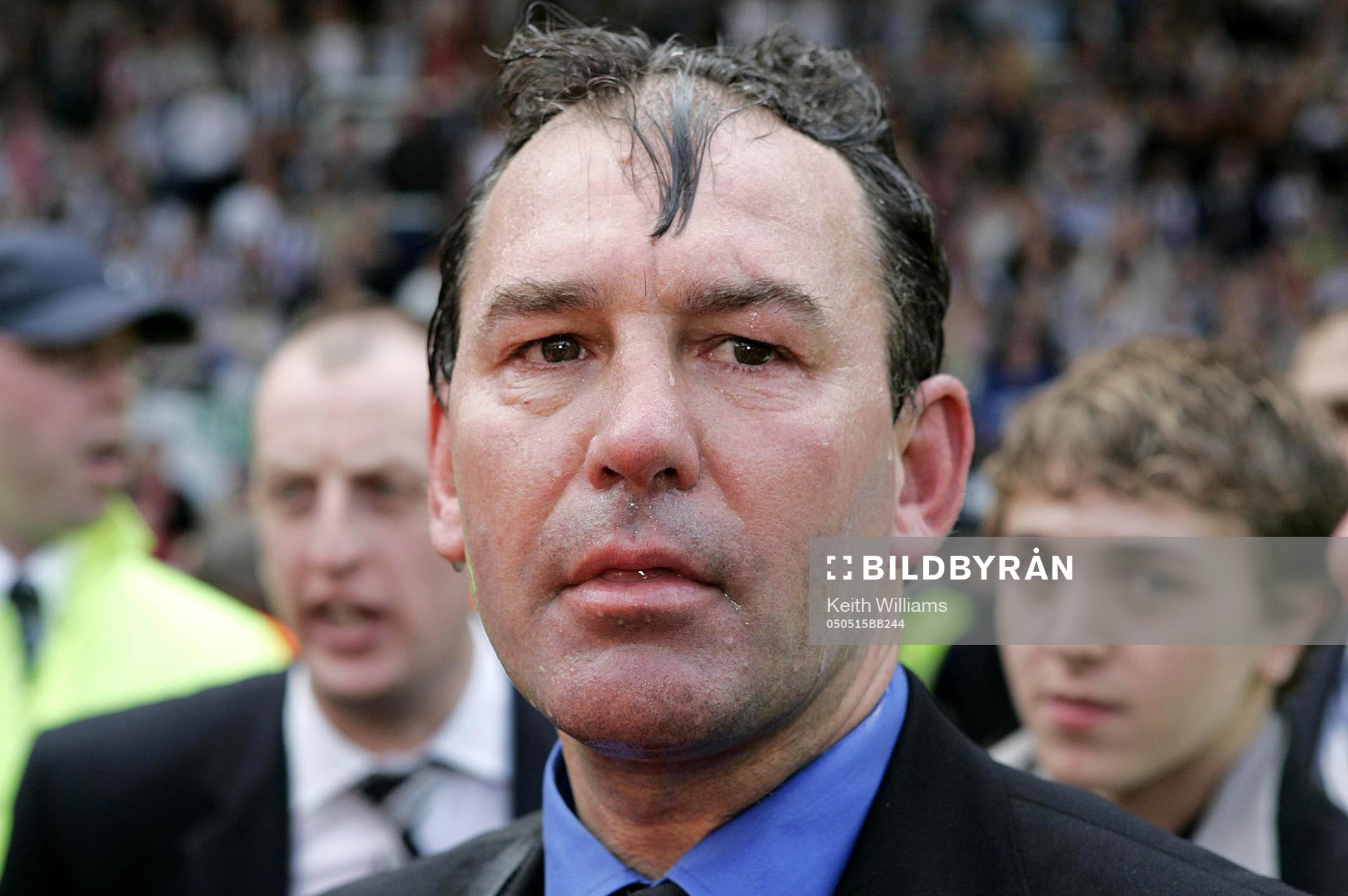  Bryan Robson, Manager West Bromwich (Jubel)