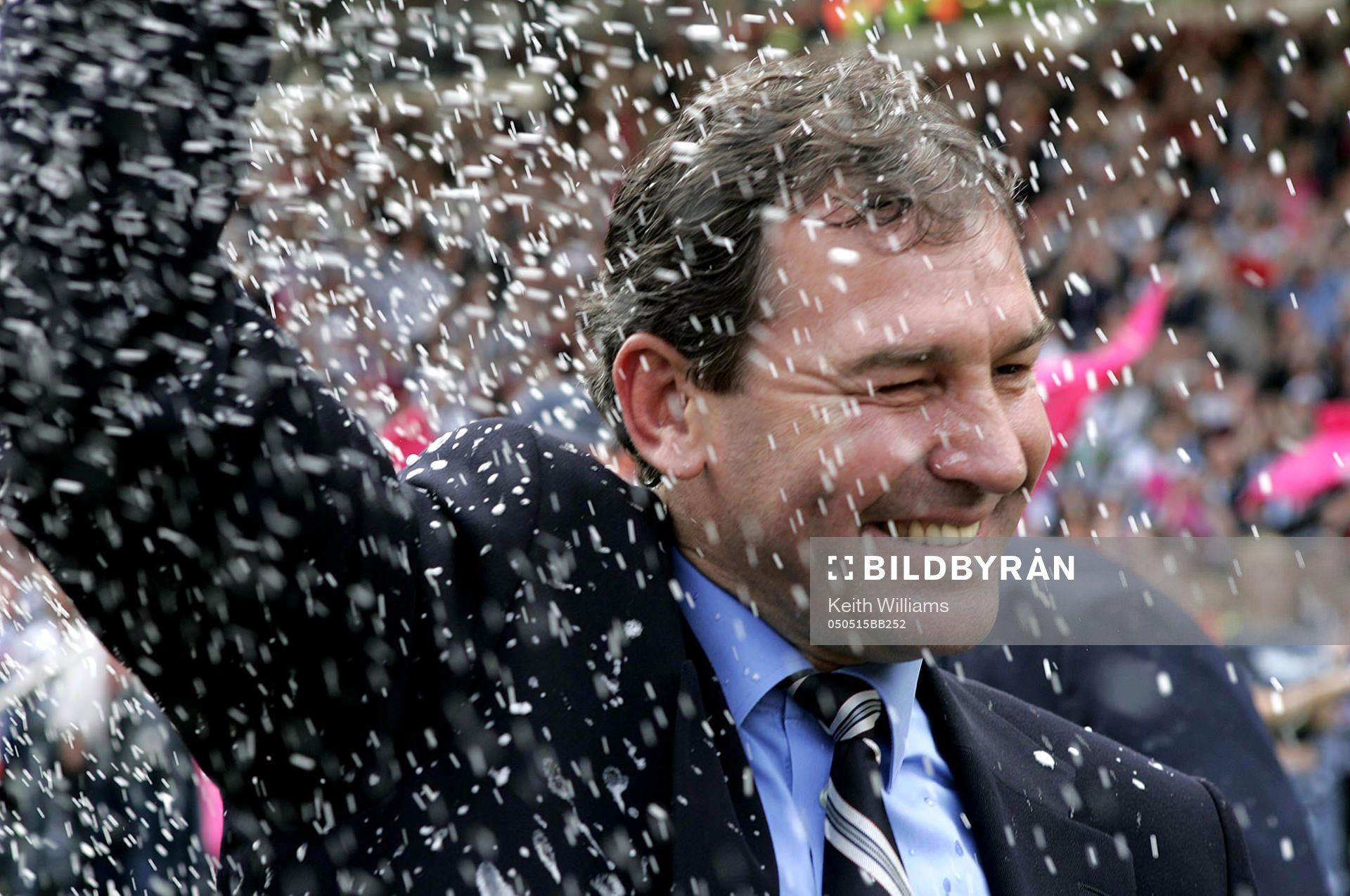  Bryan Robson, Manager West Bromwich (Jubel)