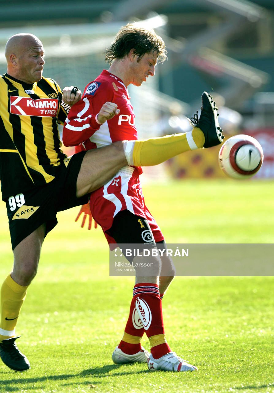 Fotboll, Allsvenskan, H‰cken-Elfsborg: Daniel Mobaek, Elfsborg och Stig Tˆfting, H‰cken. 