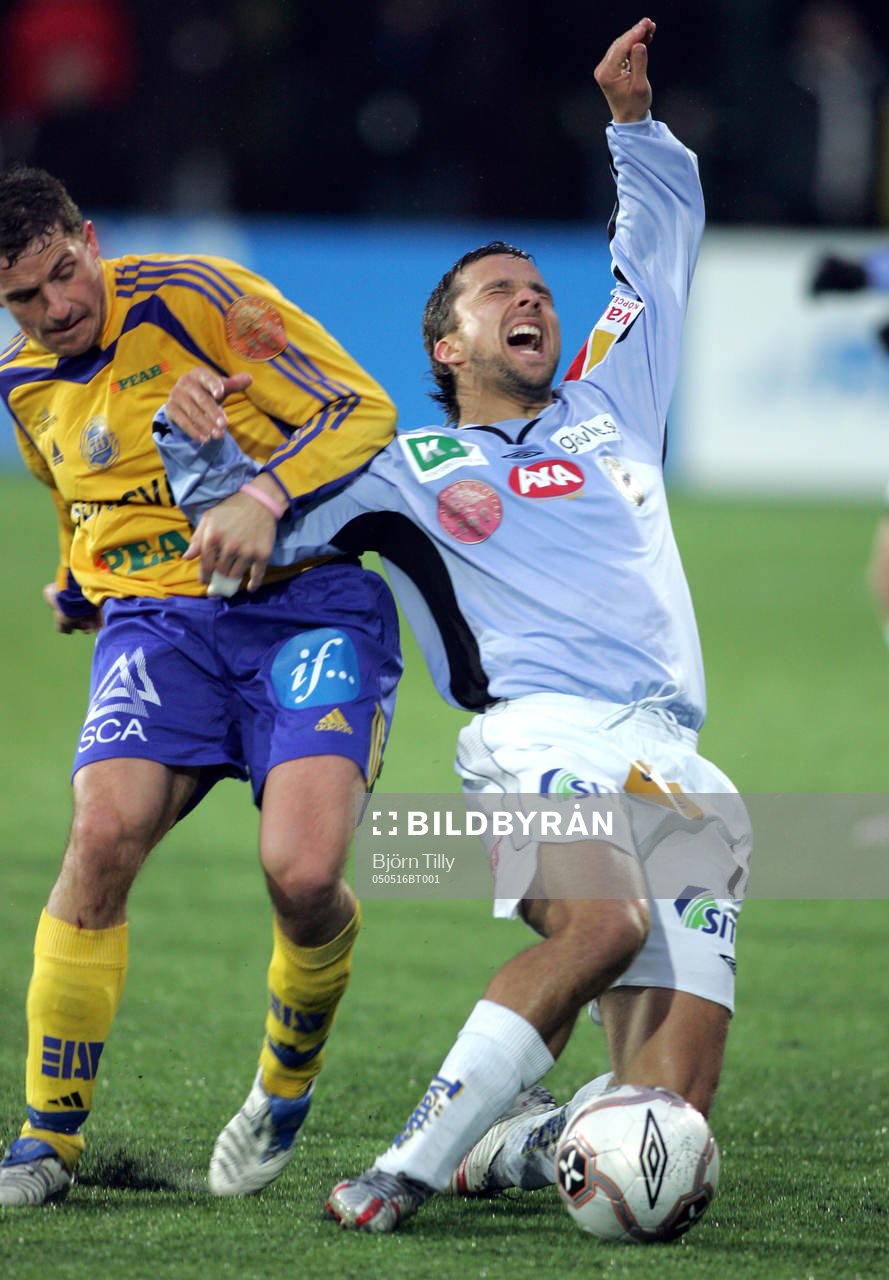 Fotboll, Allsvenskan, Gefle - Sundsvall: Hans Bergh, Sundsvall och Mathias Woxlin, Gefle.
