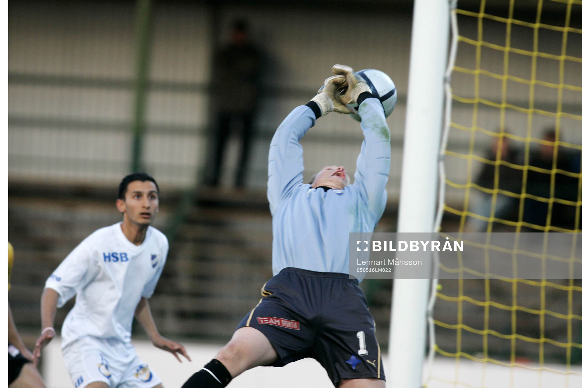 Jörgen Moberg, målvakt, IFK Malmö, släpper bollen