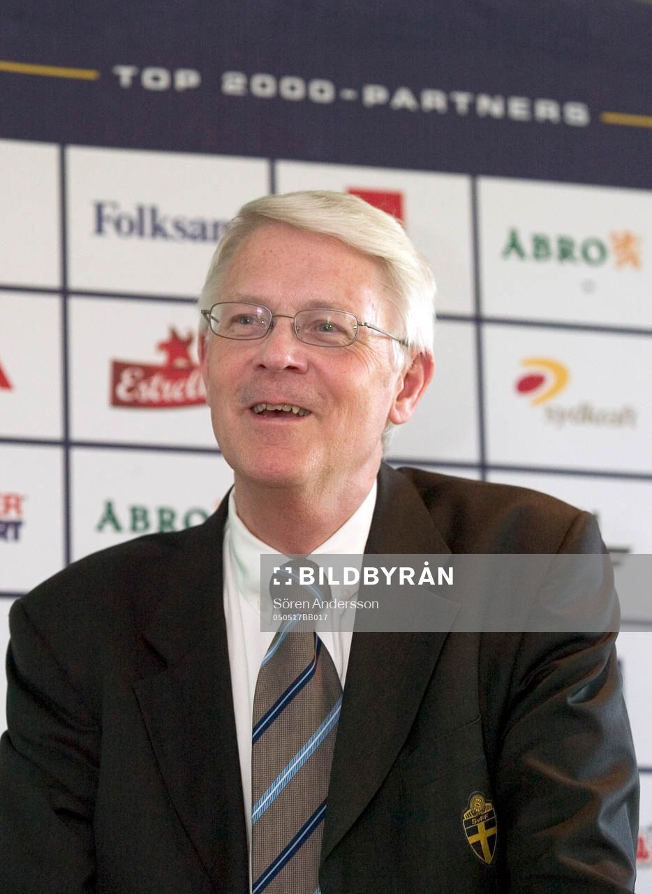 Sune Hellströmmer, Fotbollförbundet