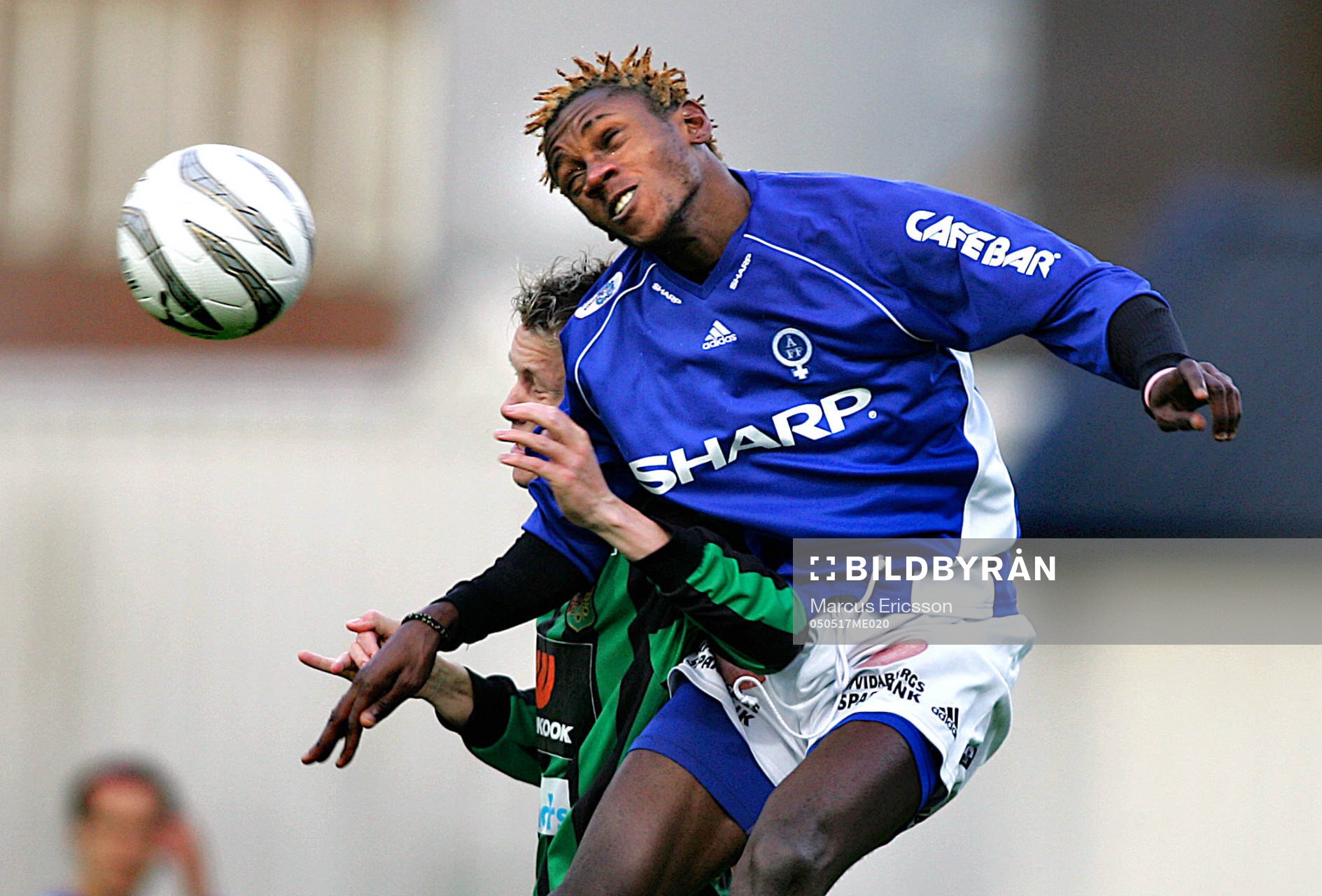 Yannick Babupa och Fredrik Lundgren i nickduell