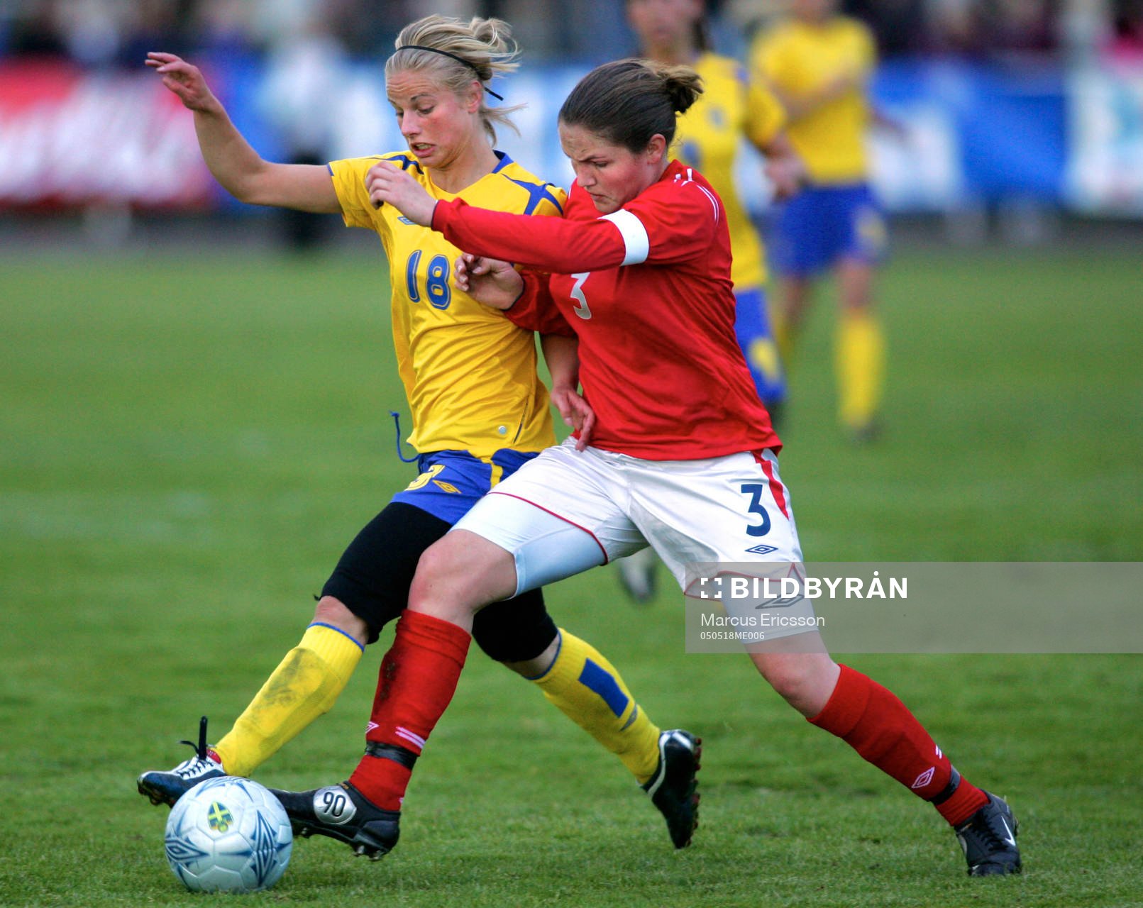 Astrid Ekholm, Sverige och Katie Holtham, England