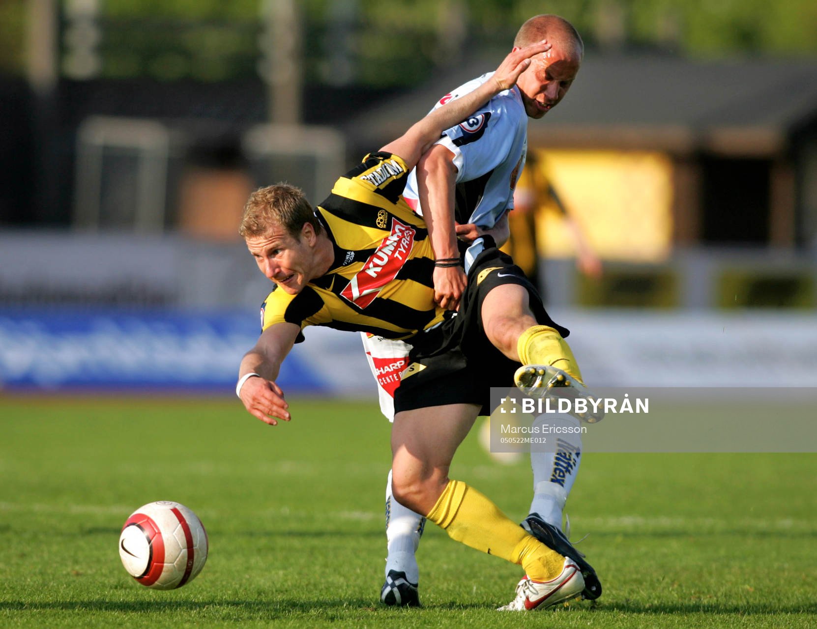 Jonas Henriksson, Häcken tar sig förbi Mikael Thuresson,