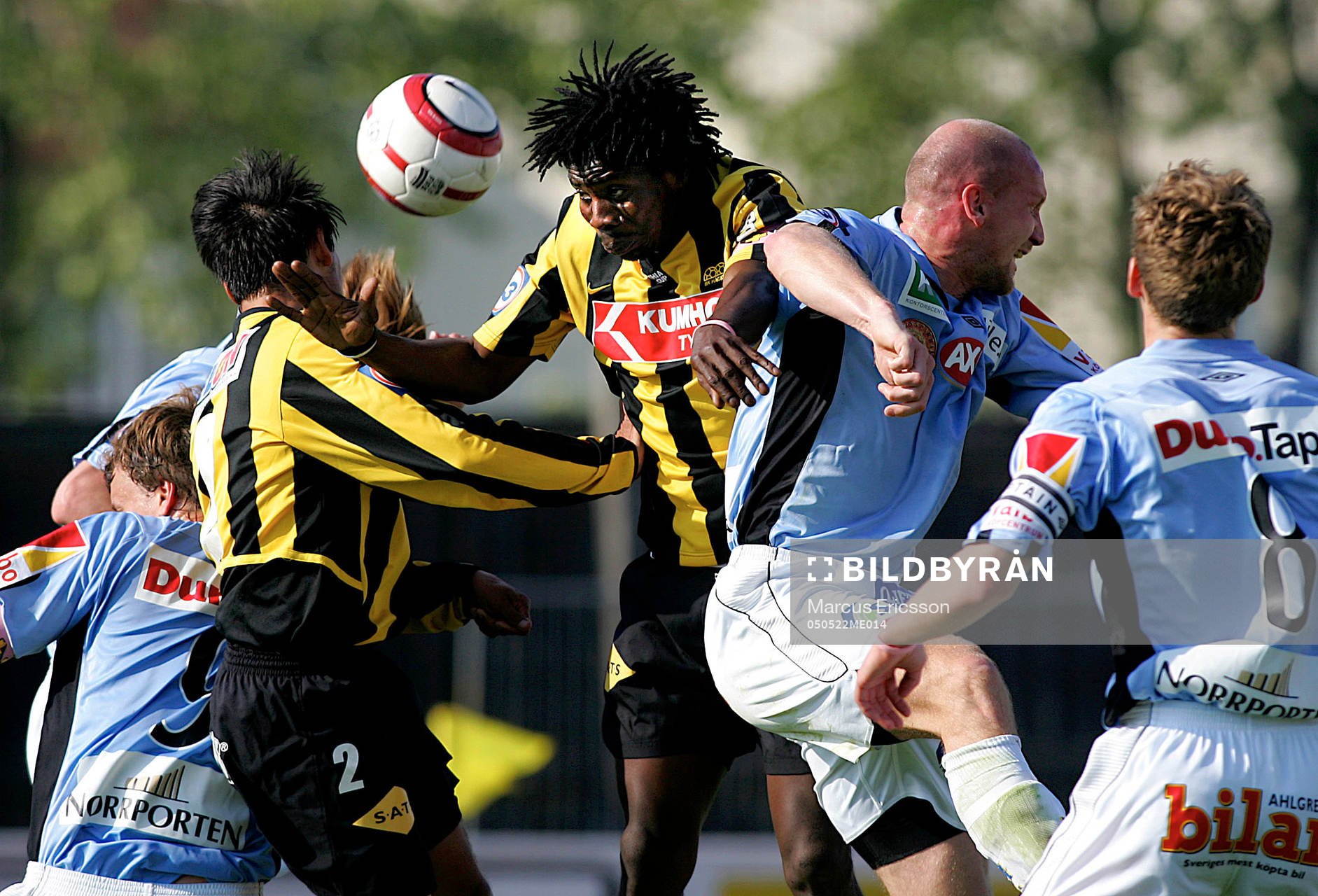 Jimmy Dixon, Häcken tar hand om bollen