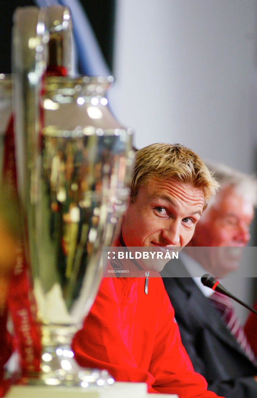 Fotboll; Liverpool; presskonferans;  Sami Hyypia