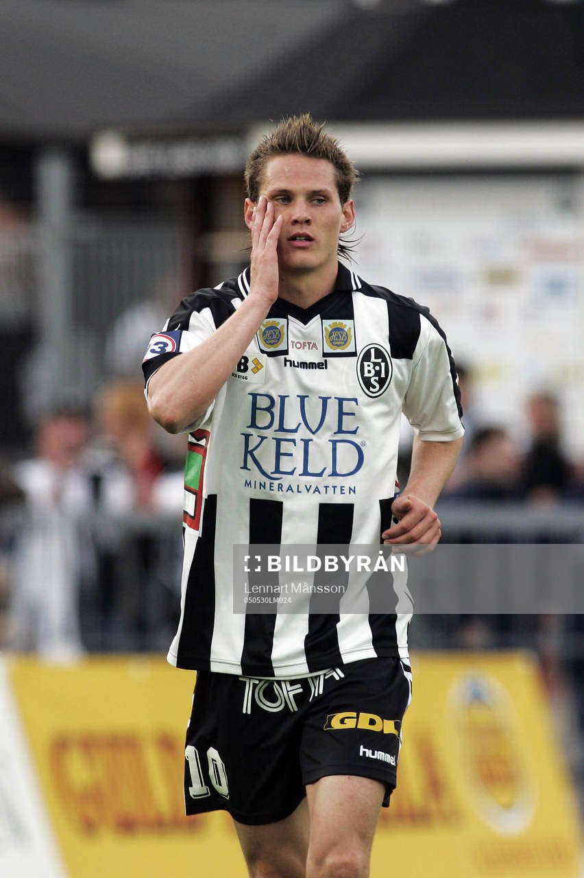 3-0, straffskytten Jon Jönsson, målgest